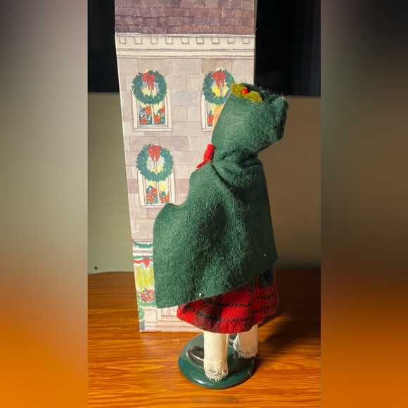 1993 Byers Choice School Girl Caroler w/Christmas Slate,School Book & Lunch Pail - Picture 3 of 6
